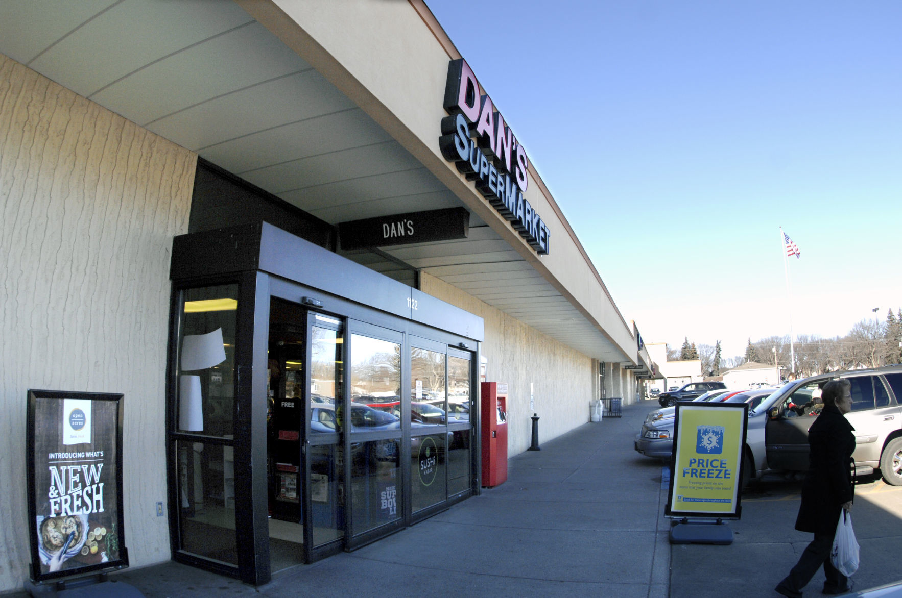 Arrowhead Plaza Dan's Supermarket